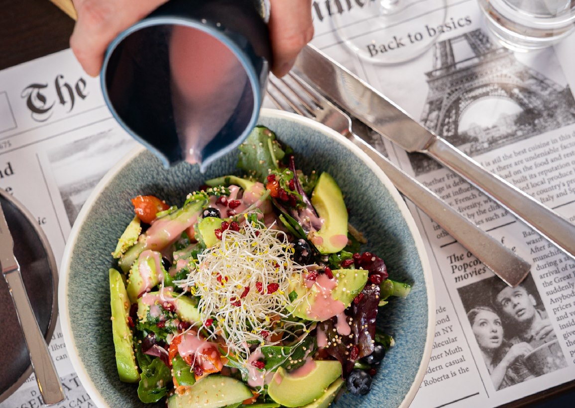 Superfood Salat at Midtown Grill